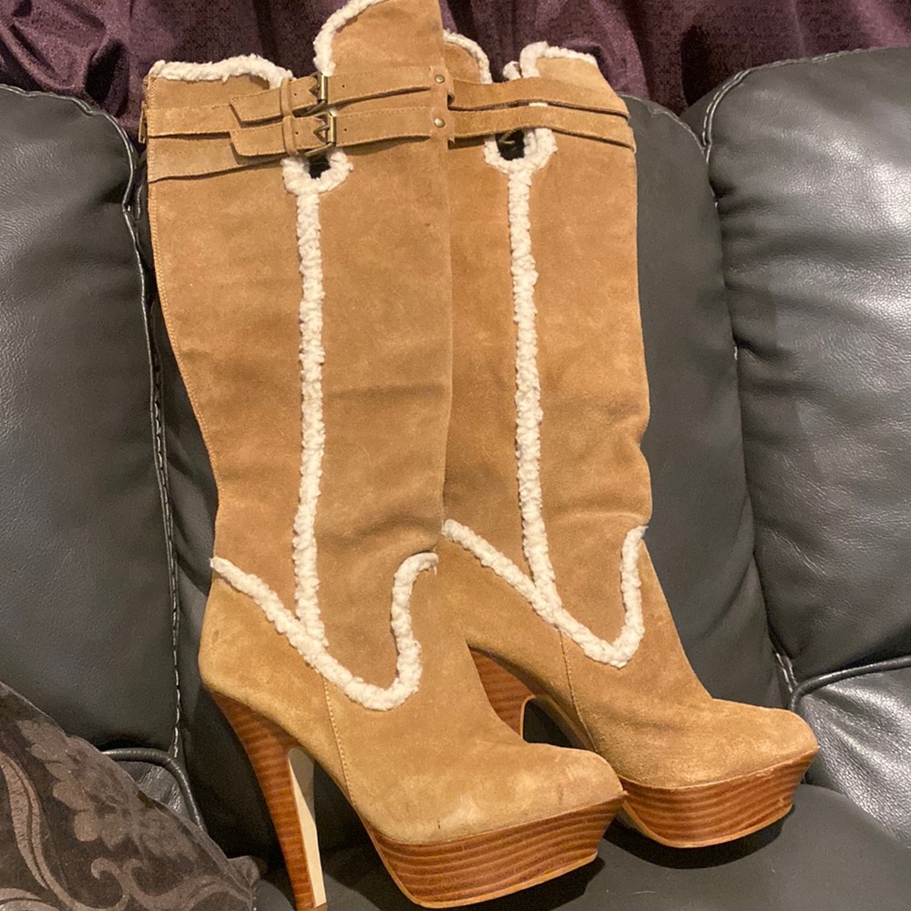 Heeled boots